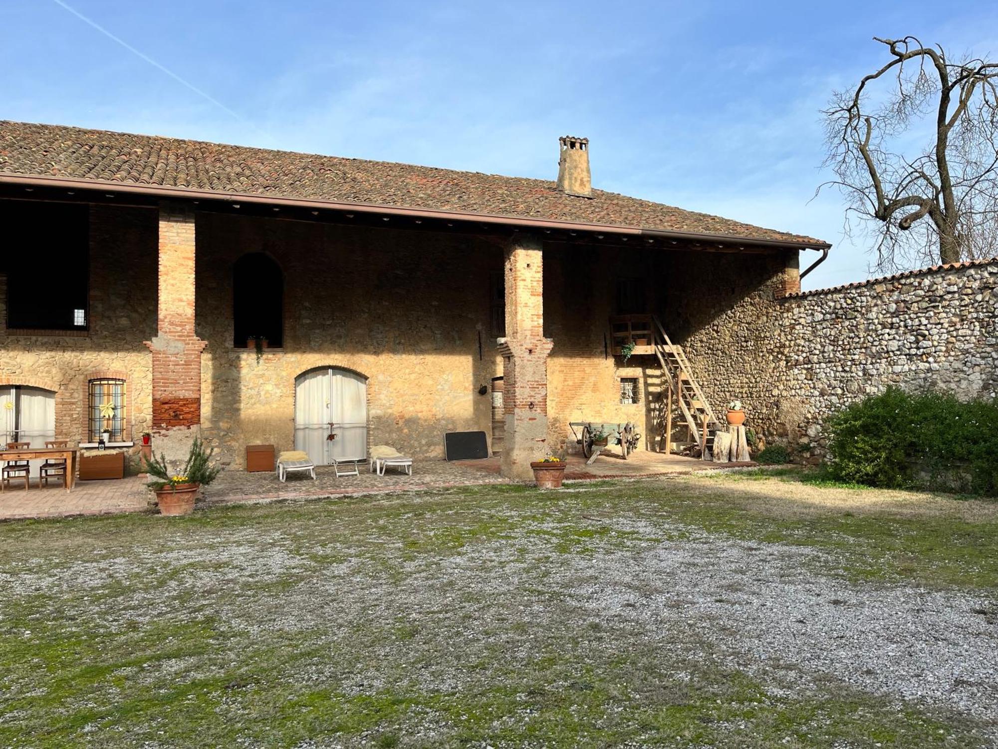 Antico Cascinale Lombardo Bed & Breakfast Lonato Bagian luar foto