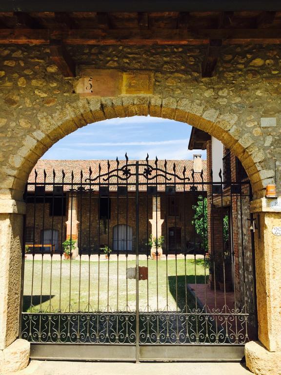 Antico Cascinale Lombardo Bed & Breakfast Lonato Bagian luar foto
